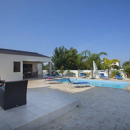 Villa Renting This 5 Star Near Fig Tree Bay 21