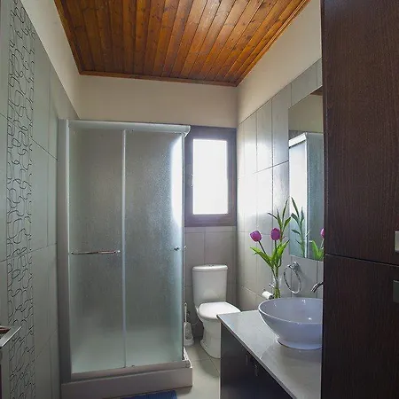 Renting This 5 Star Near Fig Tree Bay 21